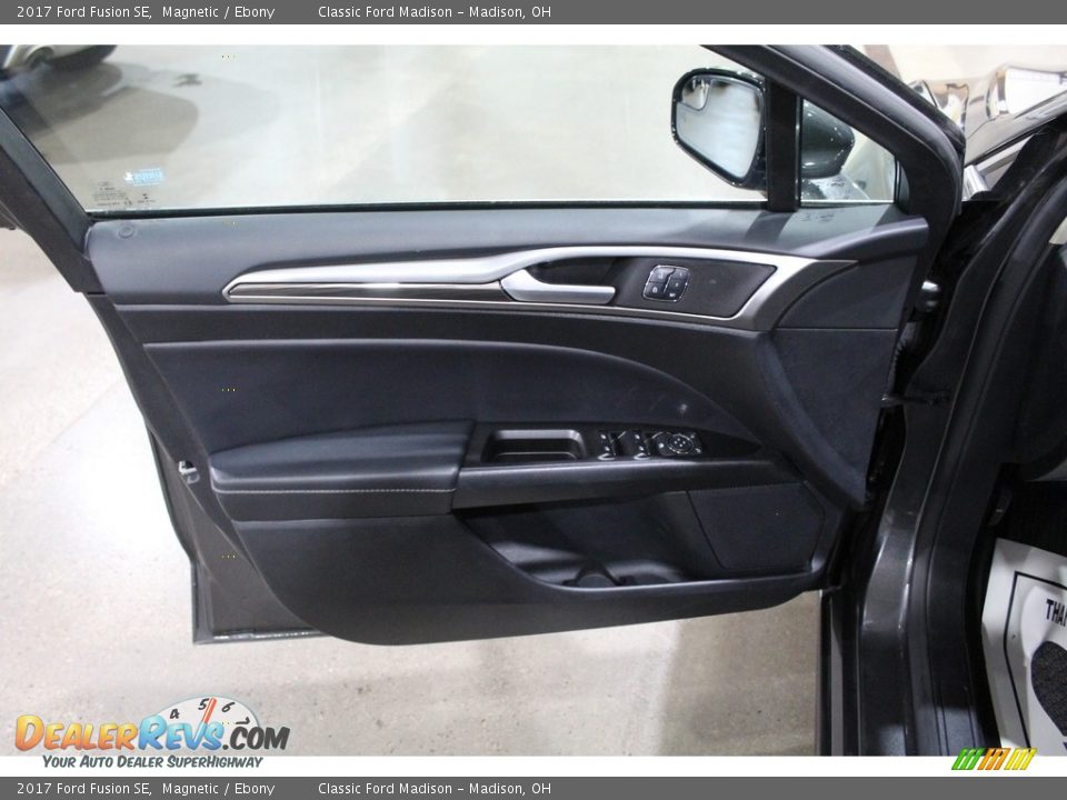 2017 Ford Fusion SE Magnetic / Ebony Photo #12