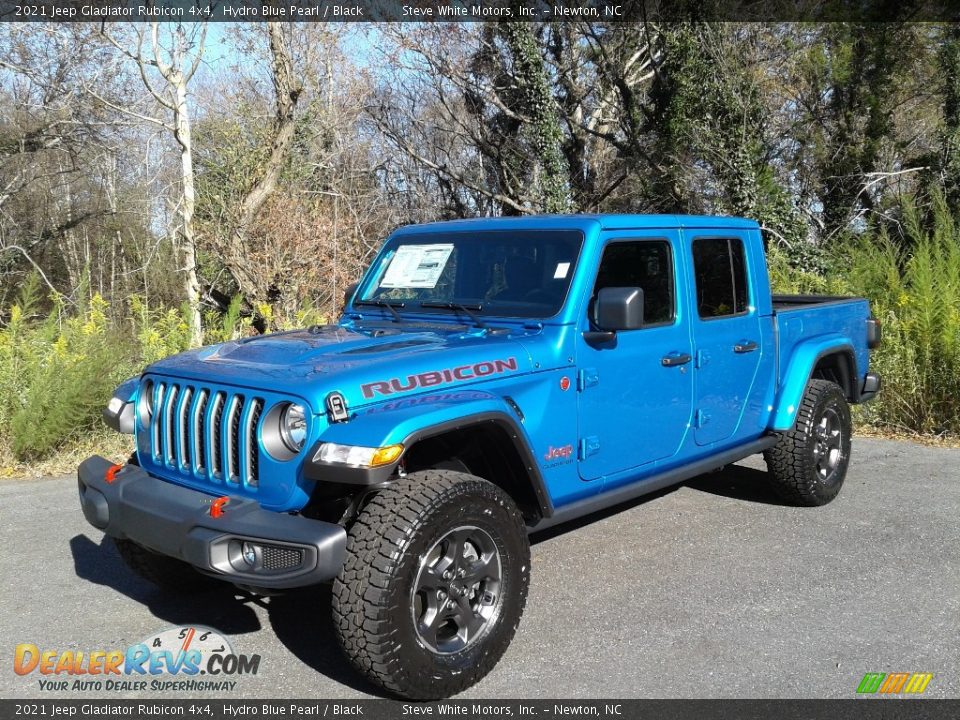 Front 3/4 View of 2021 Jeep Gladiator Rubicon 4x4 Photo #2