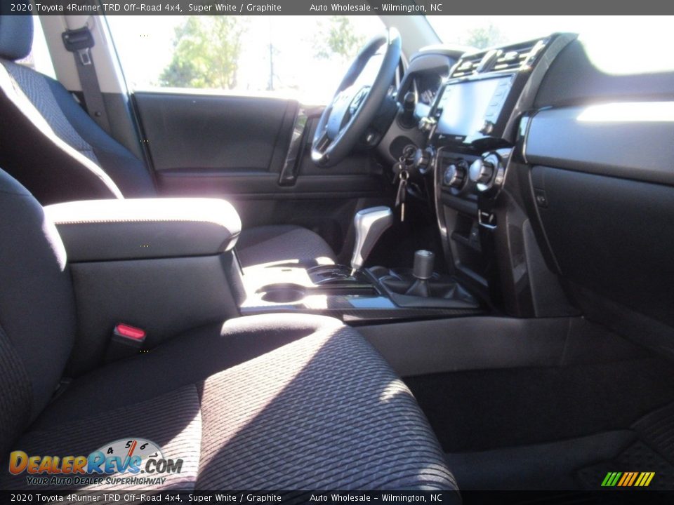 2020 Toyota 4Runner TRD Off-Road 4x4 Super White / Graphite Photo #11