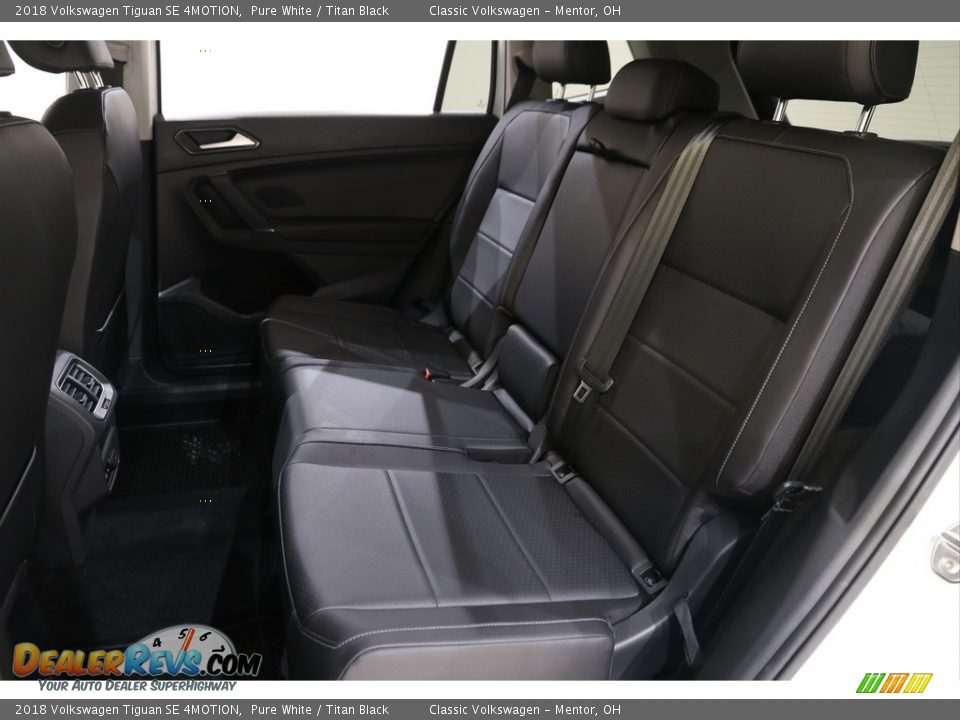 2018 Volkswagen Tiguan SE 4MOTION Pure White / Titan Black Photo #17
