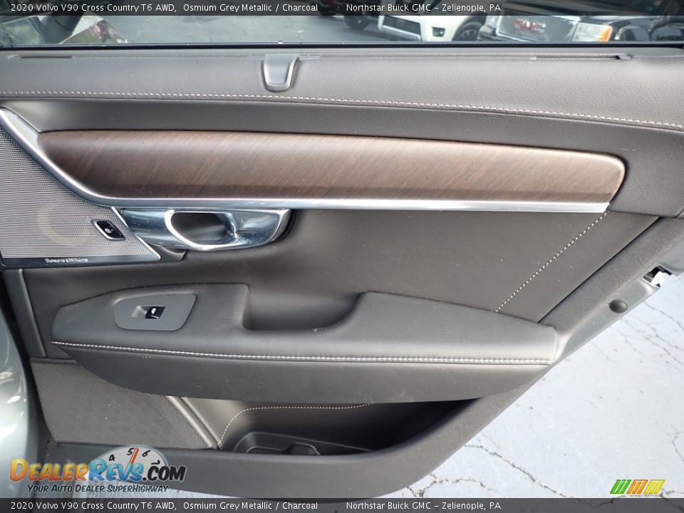Door Panel of 2020 Volvo V90 Cross Country T6 AWD Photo #8