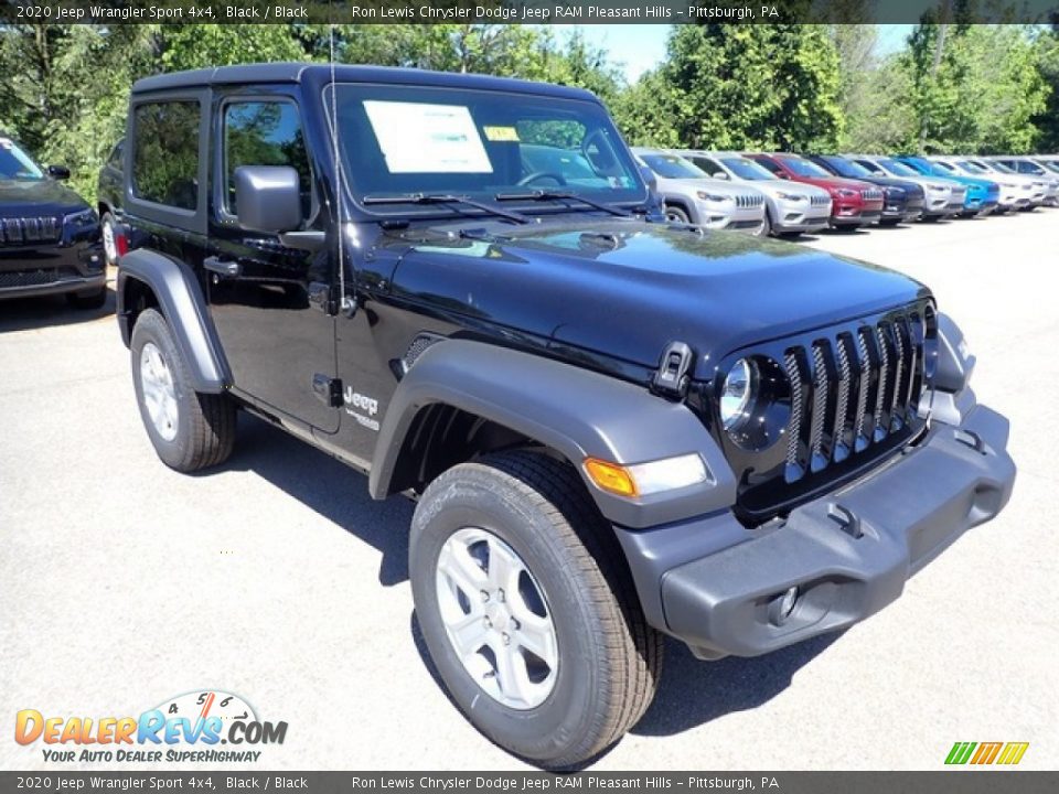 Front 3/4 View of 2020 Jeep Wrangler Sport 4x4 Photo #8