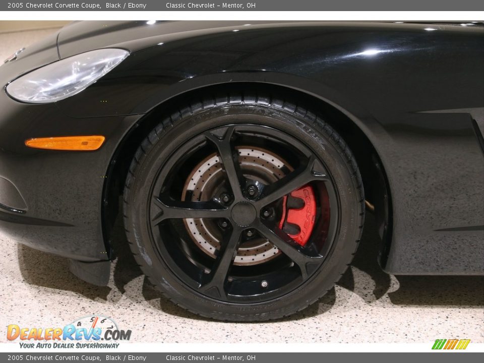 2005 Chevrolet Corvette Coupe Black / Ebony Photo #25