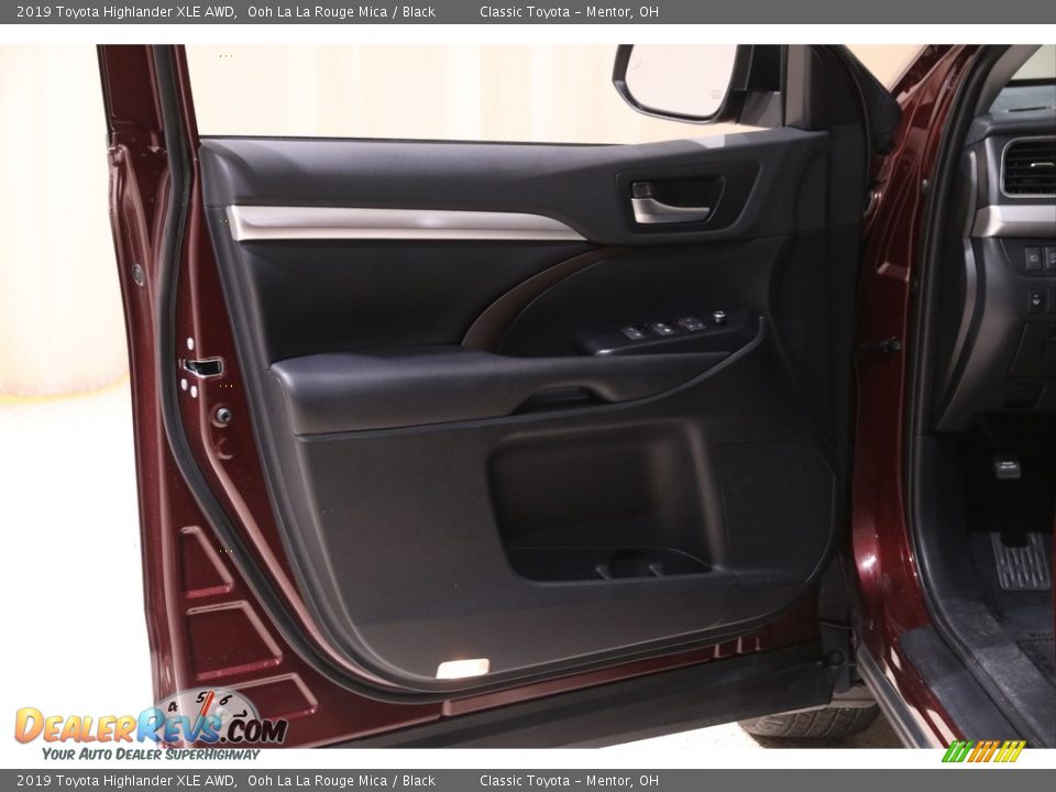 2019 Toyota Highlander XLE AWD Ooh La La Rouge Mica / Black Photo #4
