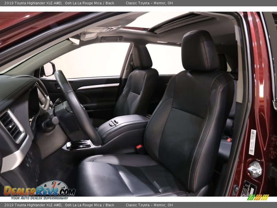 2019 Toyota Highlander XLE AWD Ooh La La Rouge Mica / Black Photo #5