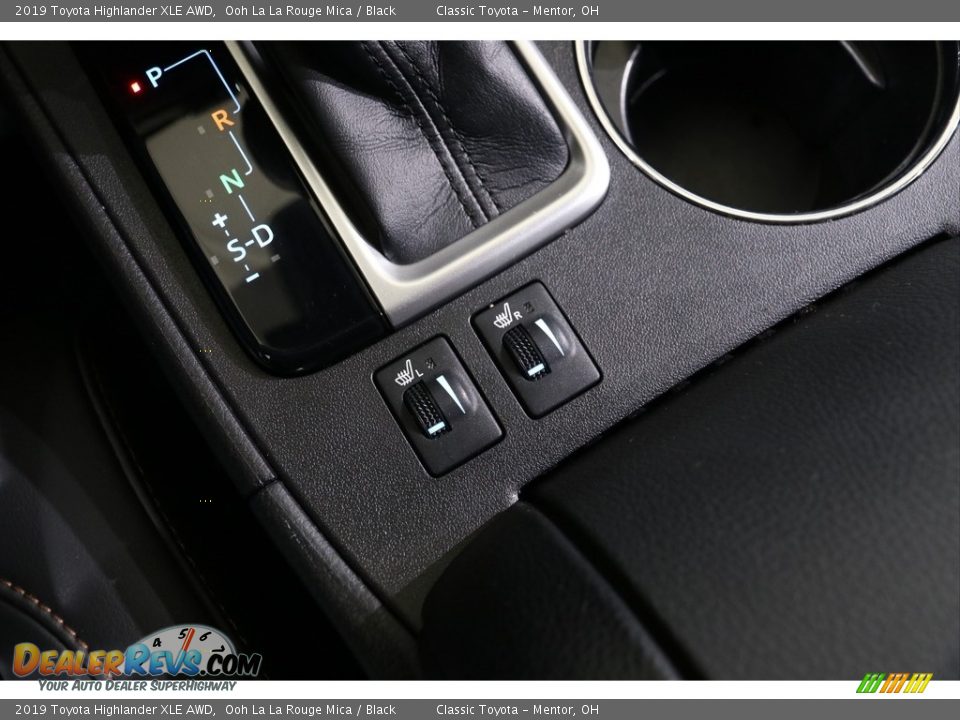 2019 Toyota Highlander XLE AWD Ooh La La Rouge Mica / Black Photo #15