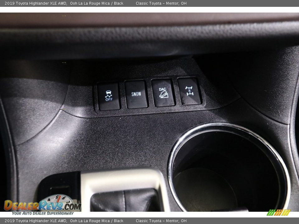 2019 Toyota Highlander XLE AWD Ooh La La Rouge Mica / Black Photo #16