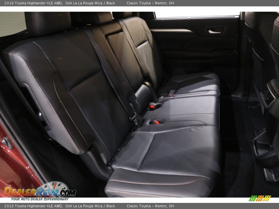 2019 Toyota Highlander XLE AWD Ooh La La Rouge Mica / Black Photo #18