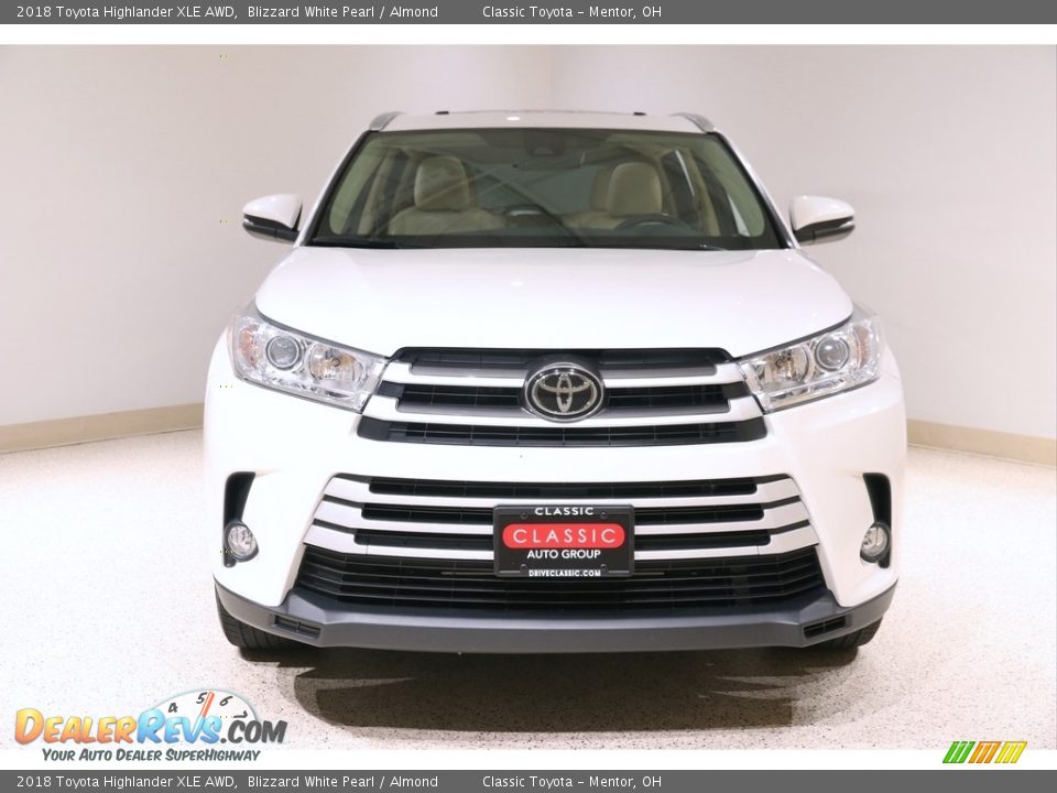 2018 Toyota Highlander XLE AWD Blizzard White Pearl / Almond Photo #2