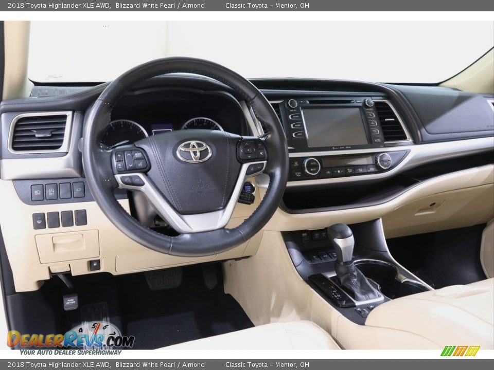 2018 Toyota Highlander XLE AWD Blizzard White Pearl / Almond Photo #6