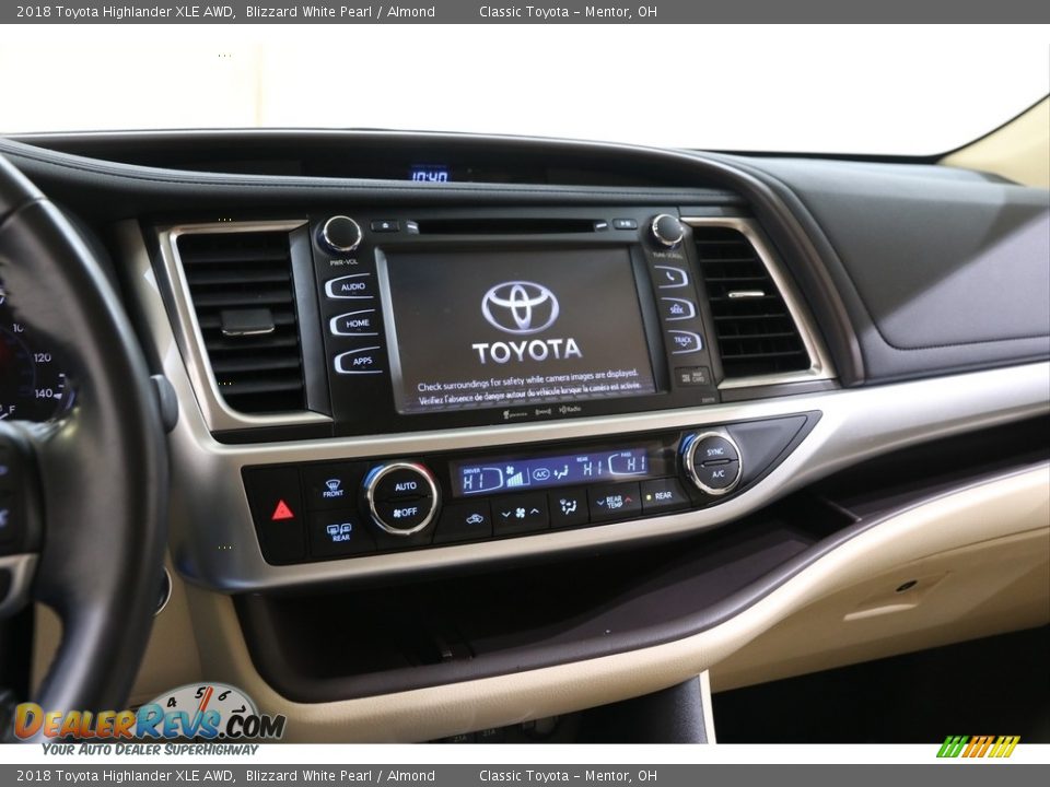 2018 Toyota Highlander XLE AWD Blizzard White Pearl / Almond Photo #9