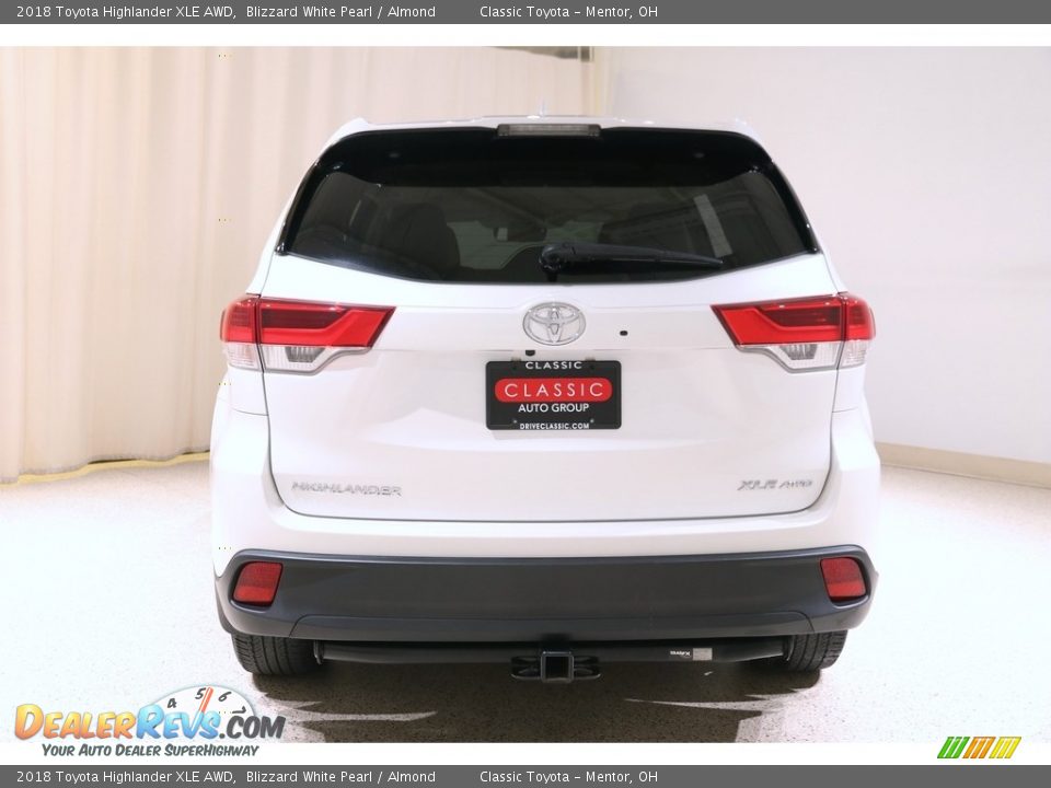 2018 Toyota Highlander XLE AWD Blizzard White Pearl / Almond Photo #20