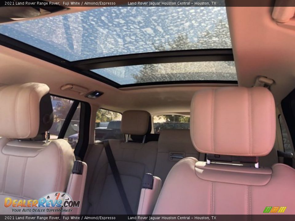 2021 Land Rover Range Rover Fuji White / Almond/Espresso Photo #31