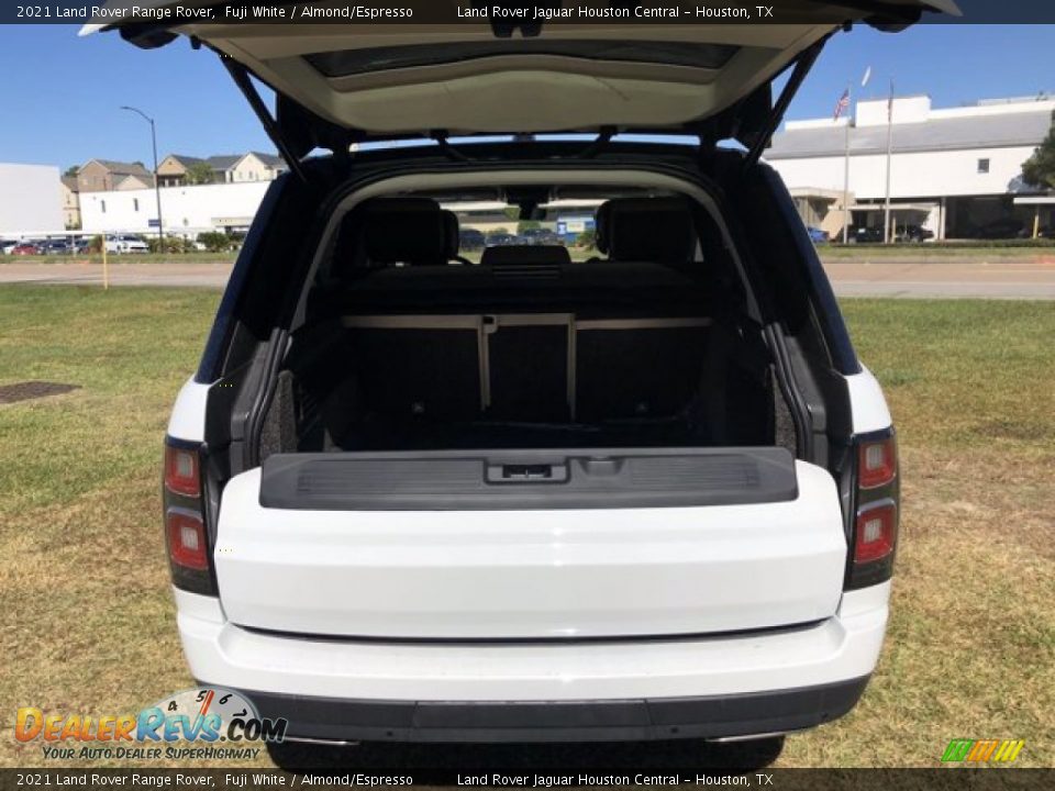 2021 Land Rover Range Rover Fuji White / Almond/Espresso Photo #34