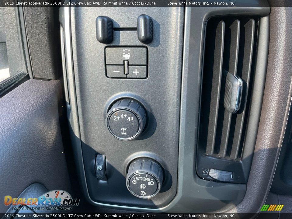 2019 Chevrolet Silverado 2500HD LTZ Crew Cab 4WD Summit White / Cocoa/­Dune Photo #20