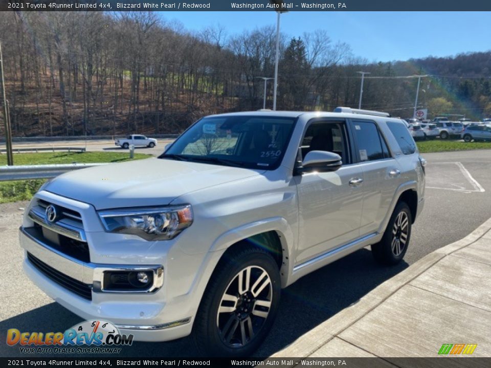 Front 3/4 View of 2021 Toyota 4Runner Limited 4x4 Photo #13