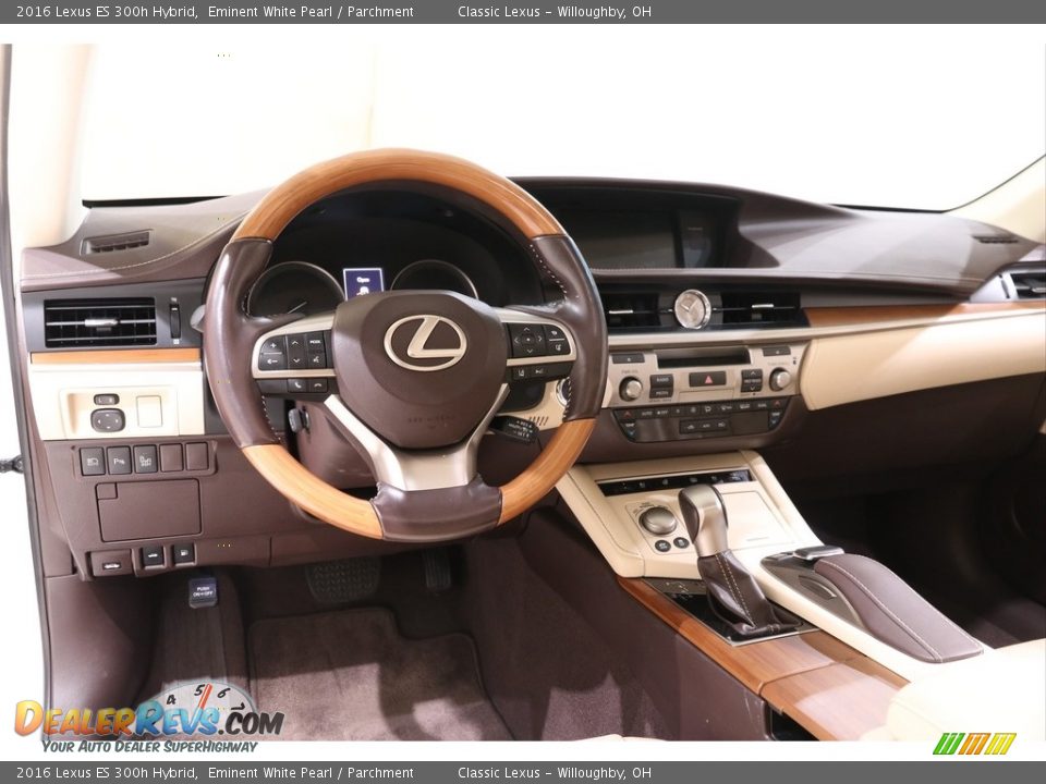 Dashboard of 2016 Lexus ES 300h Hybrid Photo #7