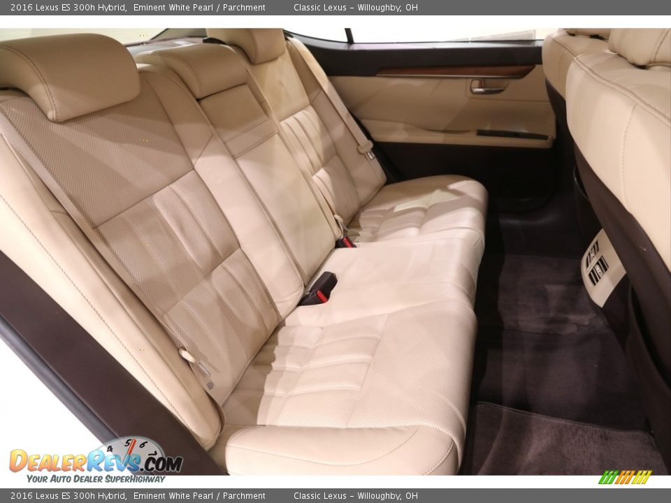 Rear Seat of 2016 Lexus ES 300h Hybrid Photo #22