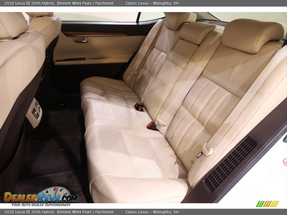 Rear Seat of 2016 Lexus ES 300h Hybrid Photo #23