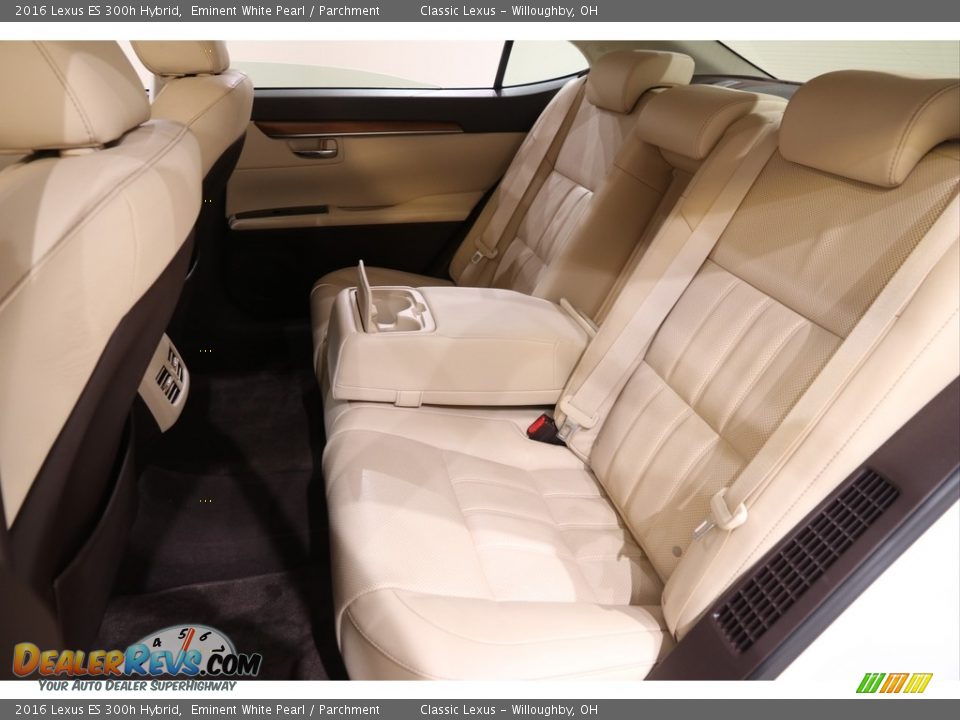 Rear Seat of 2016 Lexus ES 300h Hybrid Photo #24