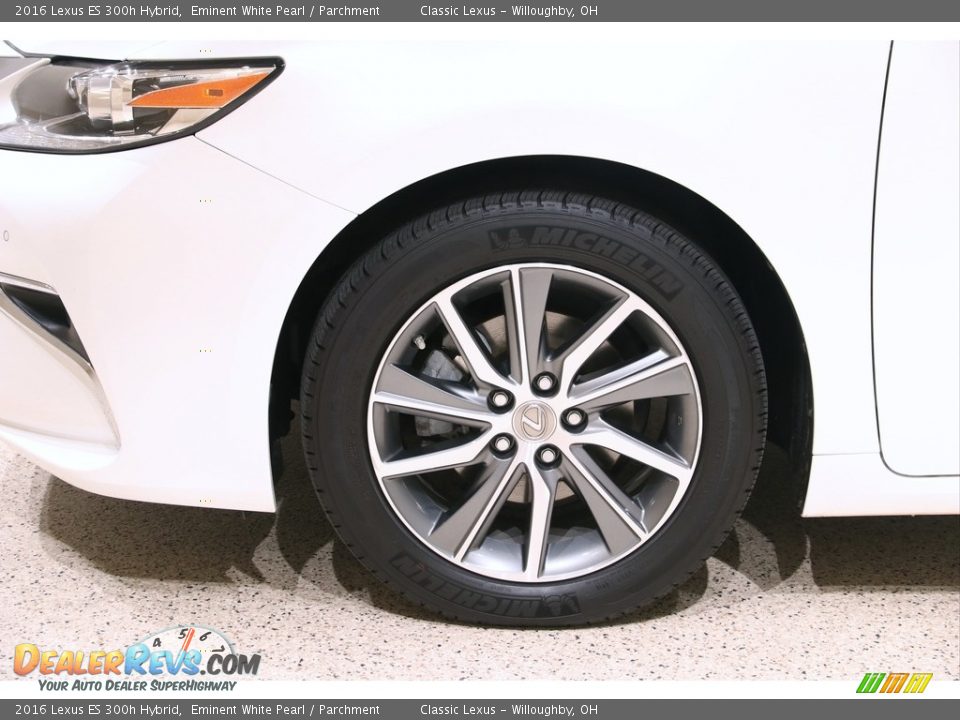 2016 Lexus ES 300h Hybrid Wheel Photo #27