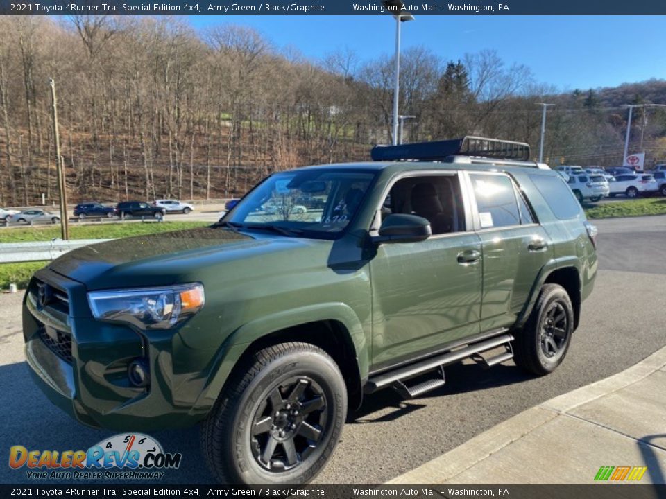 Front 3/4 View of 2021 Toyota 4Runner Trail Special Edition 4x4 Photo #13