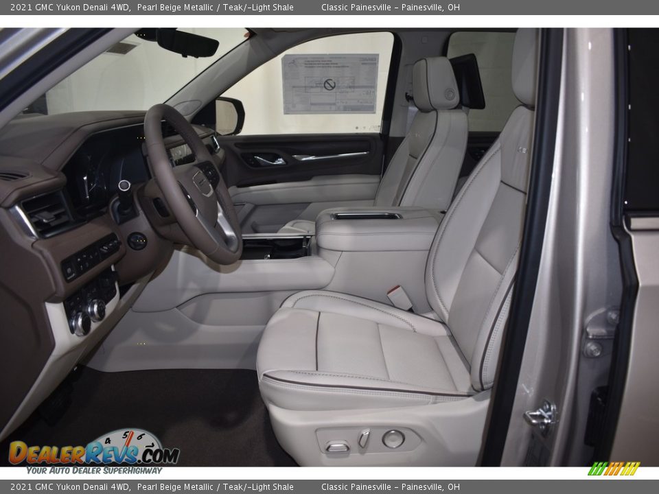 Teak/­Light Shale Interior - 2021 GMC Yukon Denali 4WD Photo #7