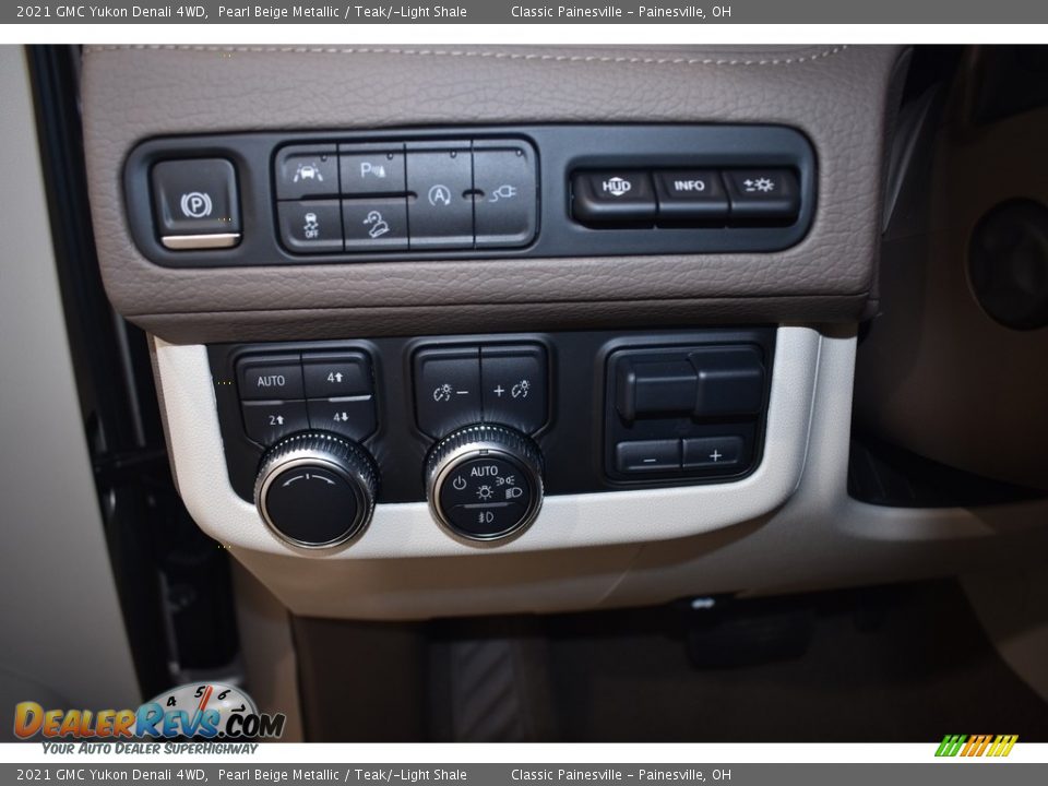 Controls of 2021 GMC Yukon Denali 4WD Photo #13