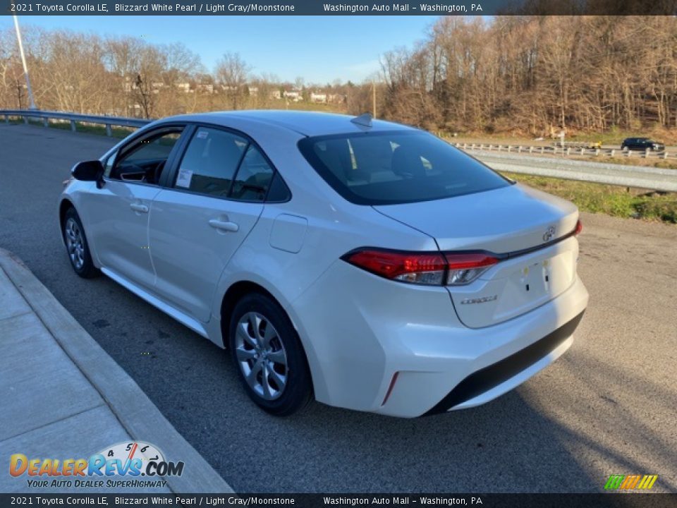 2021 Toyota Corolla LE Blizzard White Pearl / Light Gray/Moonstone Photo #2