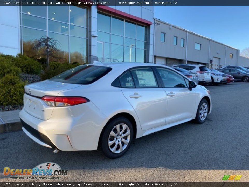 2021 Toyota Corolla LE Blizzard White Pearl / Light Gray/Moonstone Photo #11