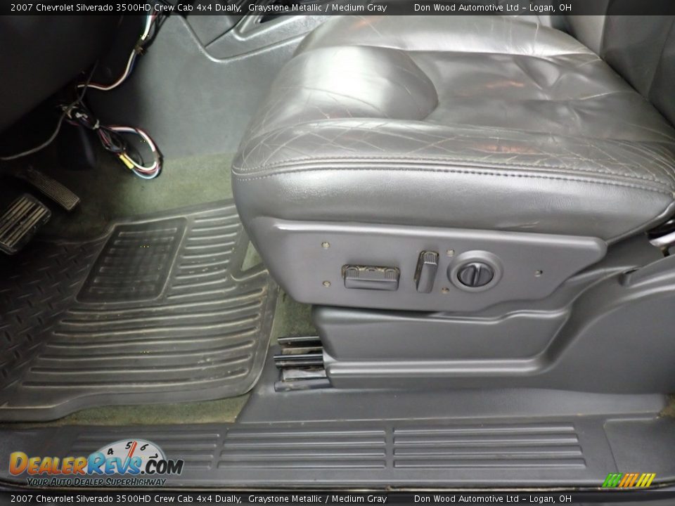 2007 Chevrolet Silverado 3500HD Crew Cab 4x4 Dually Graystone Metallic / Medium Gray Photo #21