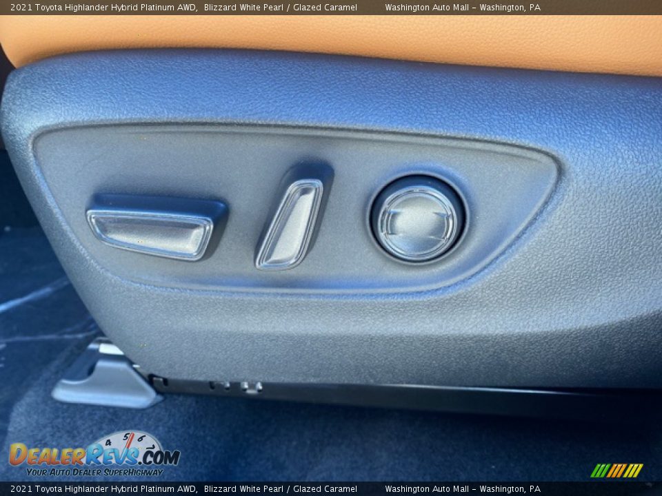 Controls of 2021 Toyota Highlander Hybrid Platinum AWD Photo #25