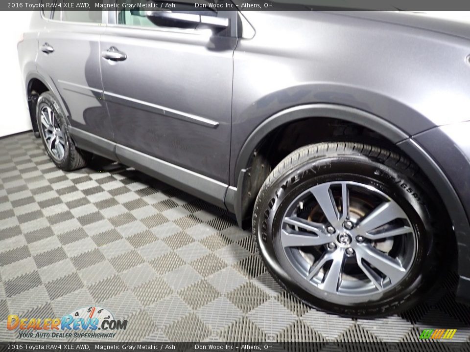 2016 Toyota RAV4 XLE AWD Magnetic Gray Metallic / Ash Photo #5