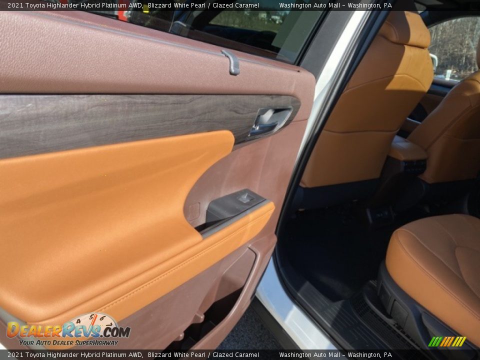 Door Panel of 2021 Toyota Highlander Hybrid Platinum AWD Photo #28