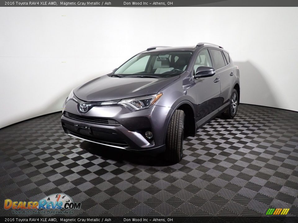 2016 Toyota RAV4 XLE AWD Magnetic Gray Metallic / Ash Photo #9