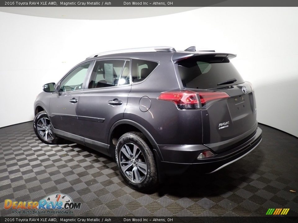 2016 Toyota RAV4 XLE AWD Magnetic Gray Metallic / Ash Photo #12