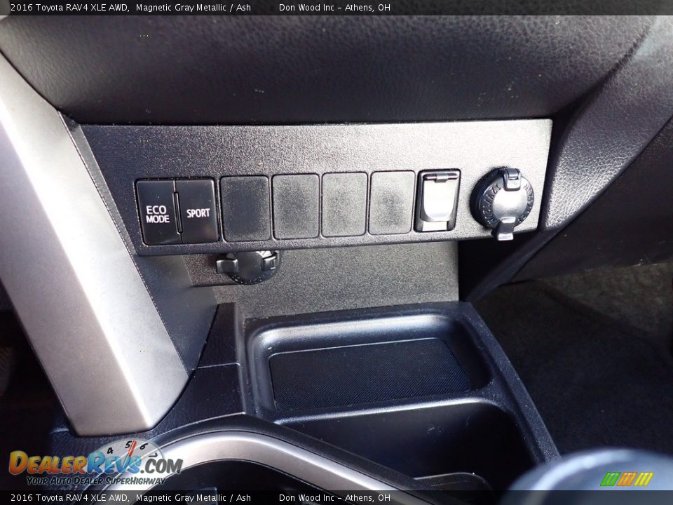 2016 Toyota RAV4 XLE AWD Magnetic Gray Metallic / Ash Photo #32