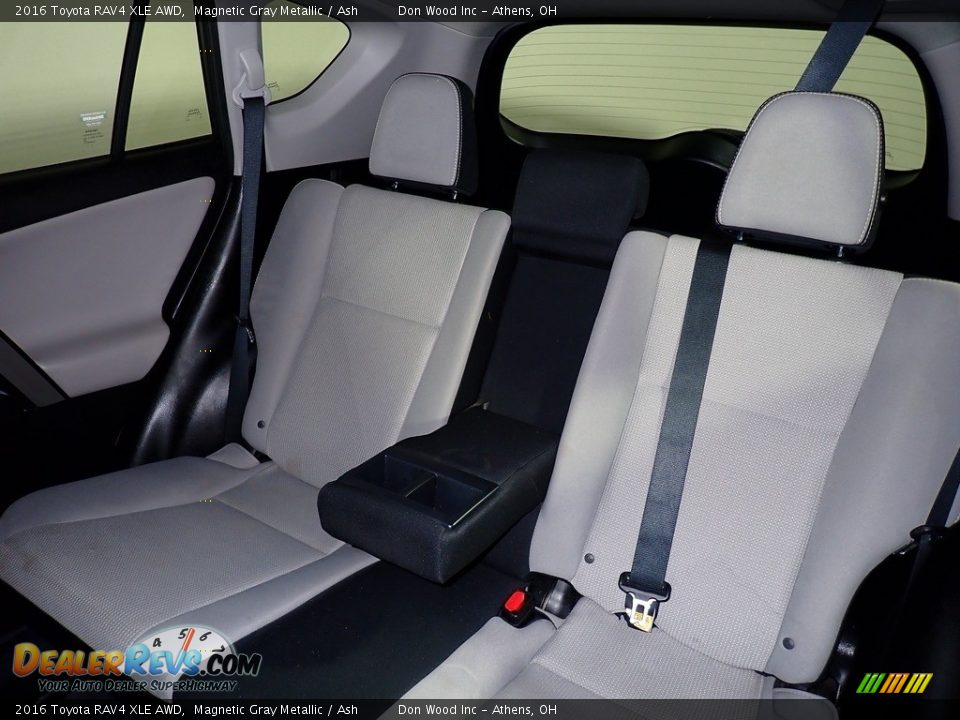 2016 Toyota RAV4 XLE AWD Magnetic Gray Metallic / Ash Photo #35