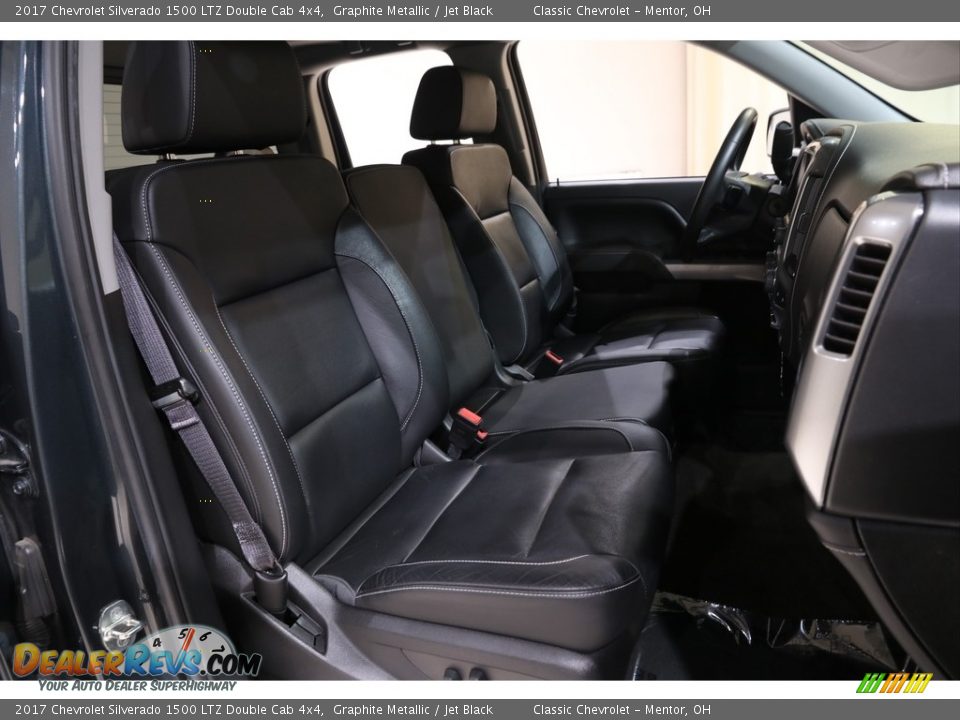2017 Chevrolet Silverado 1500 LTZ Double Cab 4x4 Graphite Metallic / Jet Black Photo #17