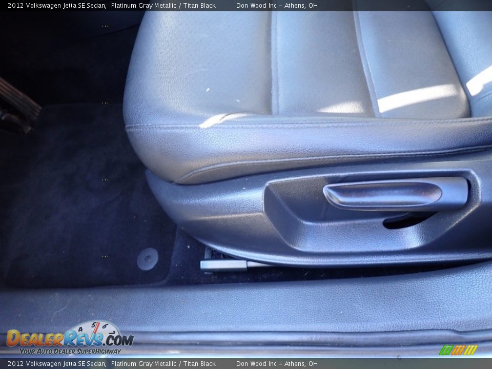 2012 Volkswagen Jetta SE Sedan Platinum Gray Metallic / Titan Black Photo #20