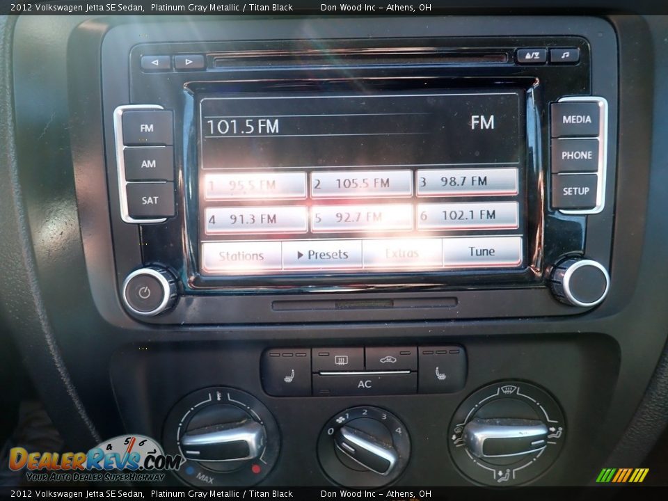 2012 Volkswagen Jetta SE Sedan Platinum Gray Metallic / Titan Black Photo #26