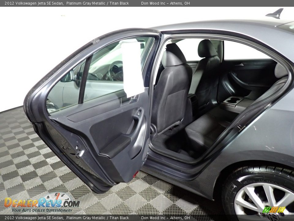 2012 Volkswagen Jetta SE Sedan Platinum Gray Metallic / Titan Black Photo #31