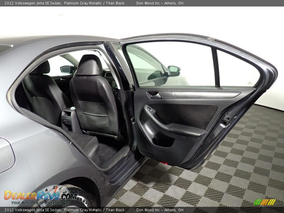 2012 Volkswagen Jetta SE Sedan Platinum Gray Metallic / Titan Black Photo #34
