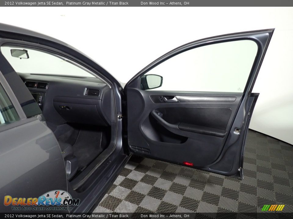 2012 Volkswagen Jetta SE Sedan Platinum Gray Metallic / Titan Black Photo #36