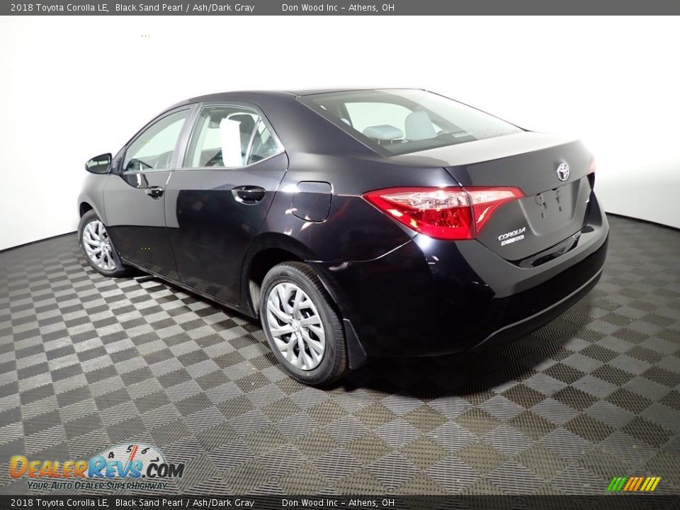 2018 Toyota Corolla LE Black Sand Pearl / Ash/Dark Gray Photo #11