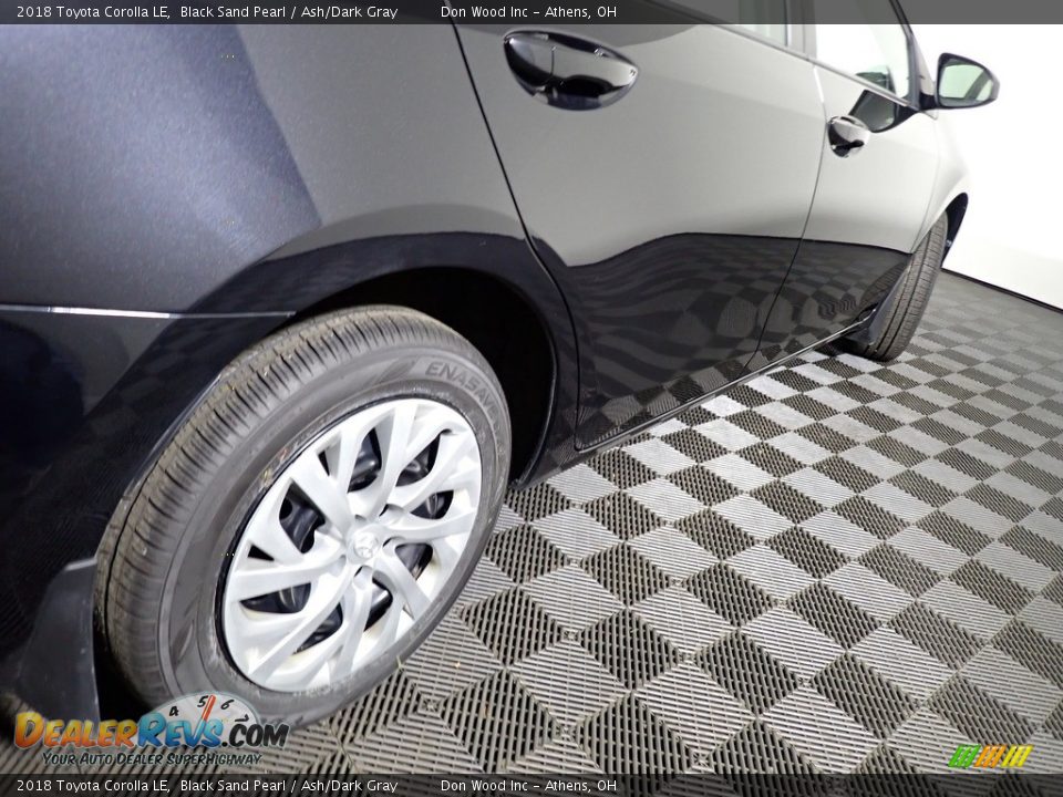 2018 Toyota Corolla LE Black Sand Pearl / Ash/Dark Gray Photo #16