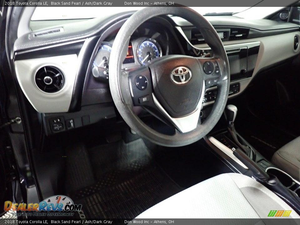 2018 Toyota Corolla LE Black Sand Pearl / Ash/Dark Gray Photo #32