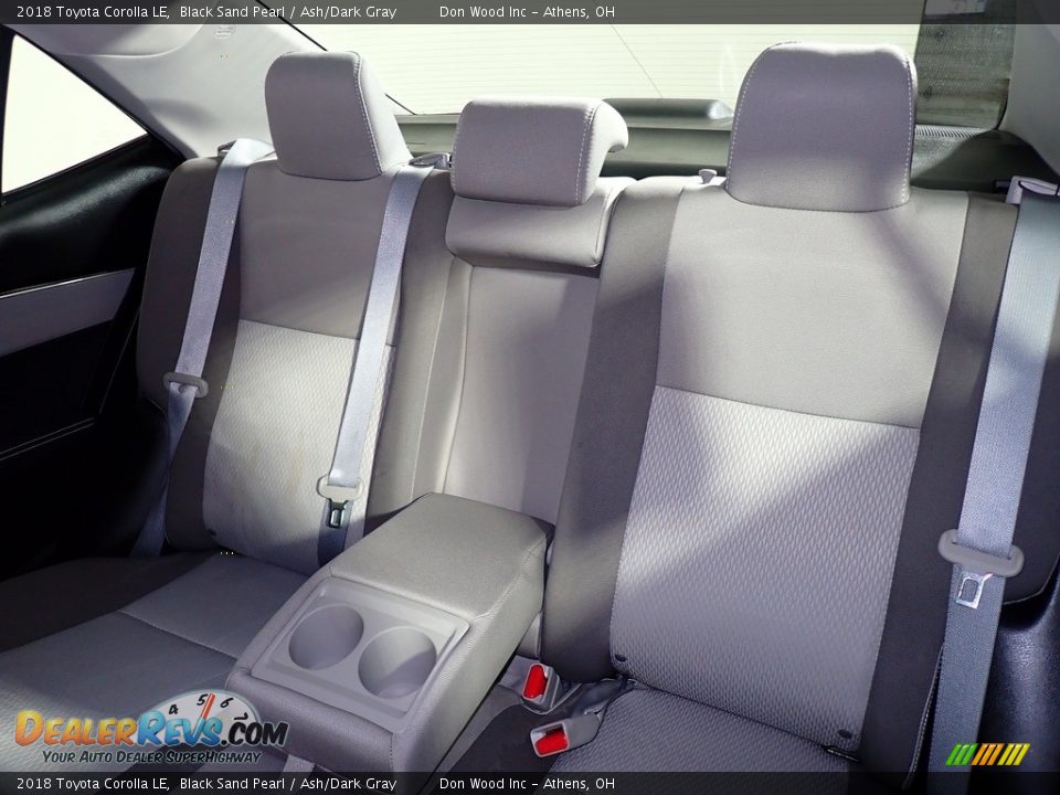 2018 Toyota Corolla LE Black Sand Pearl / Ash/Dark Gray Photo #33