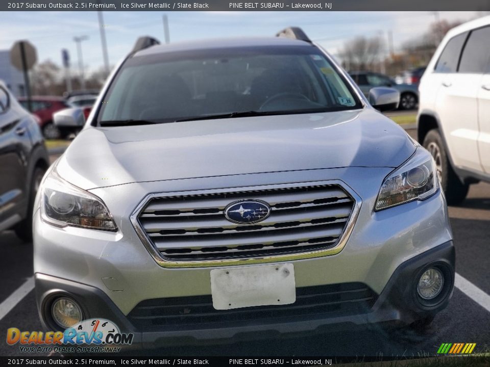 2017 Subaru Outback 2.5i Premium Ice Silver Metallic / Slate Black Photo #2