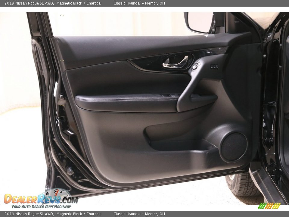 2019 Nissan Rogue SL AWD Magnetic Black / Charcoal Photo #4